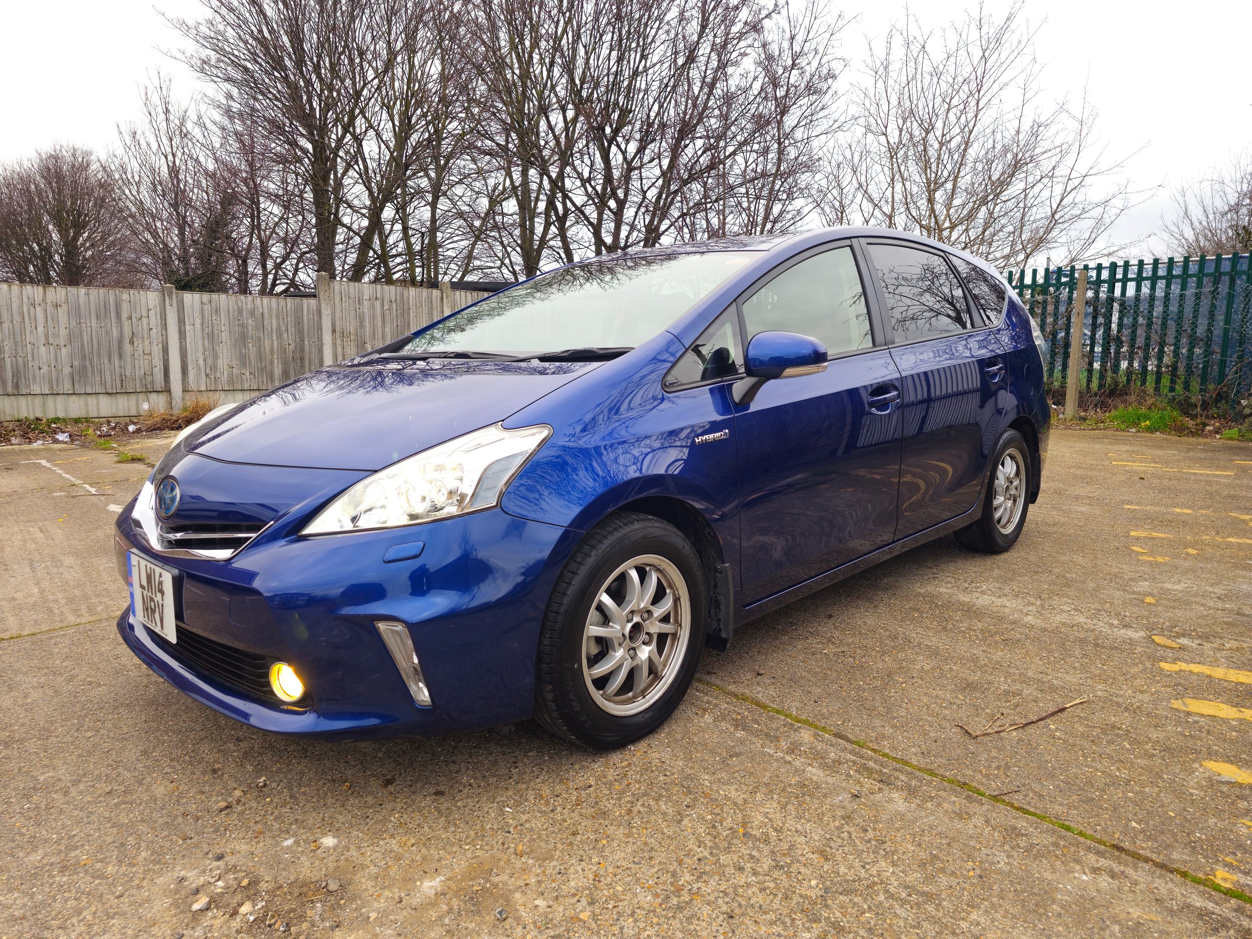 Toyota PRIUS PLUS 2014 - Top Hybrid Cars Ltd