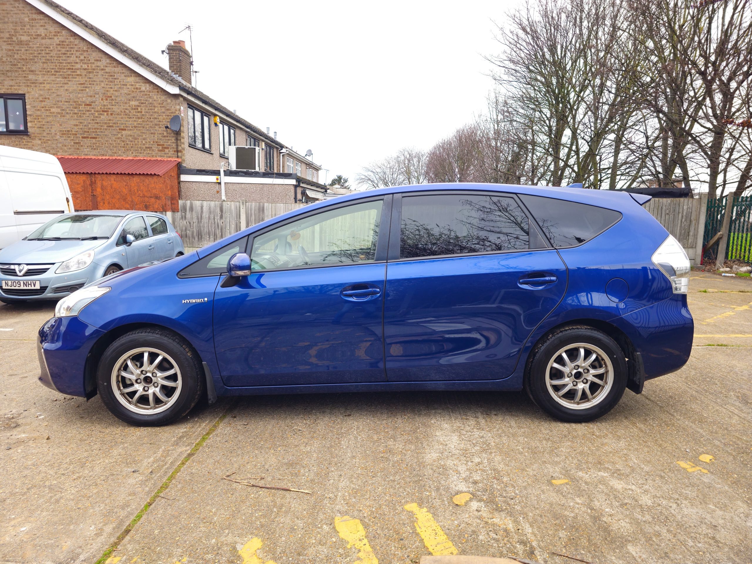 Toyota PRIUS PLUS 2014 - Top Hybrid Cars Ltd